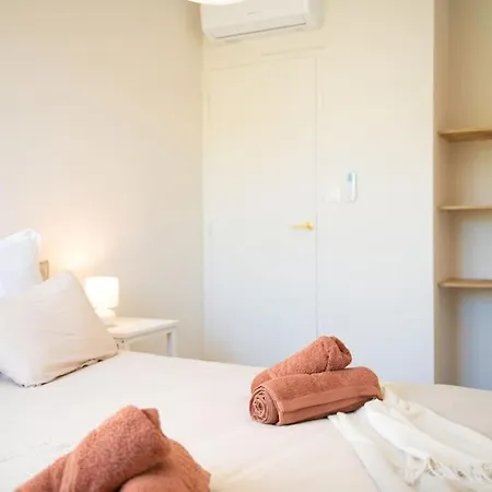 3 - Centre - Parking Apartment