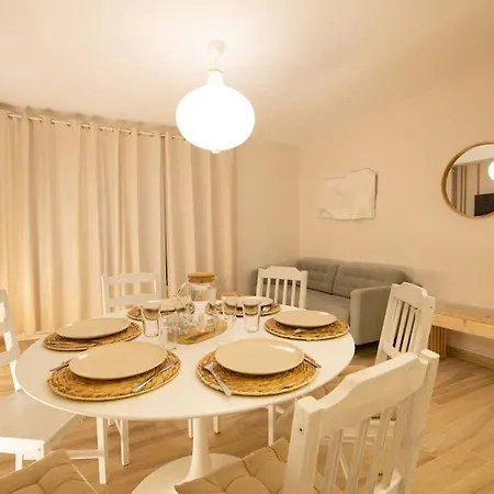 3 - Centre - Parking Apartment *